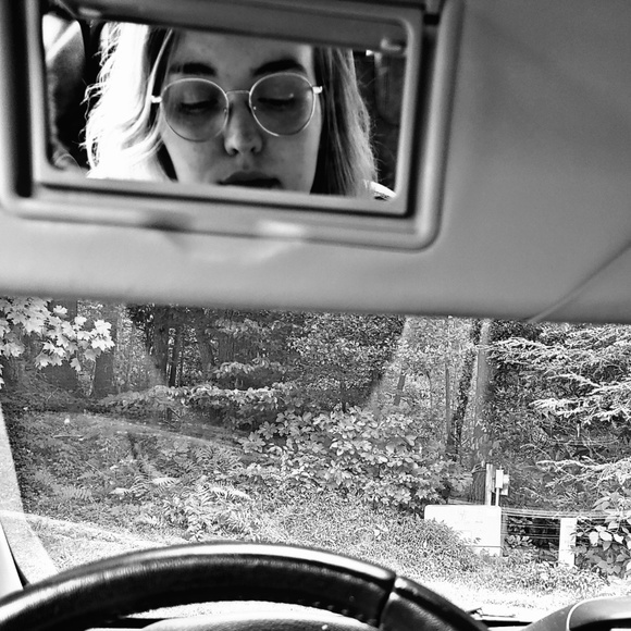 Meet your Posher, Sydney - Picture 1 of 2